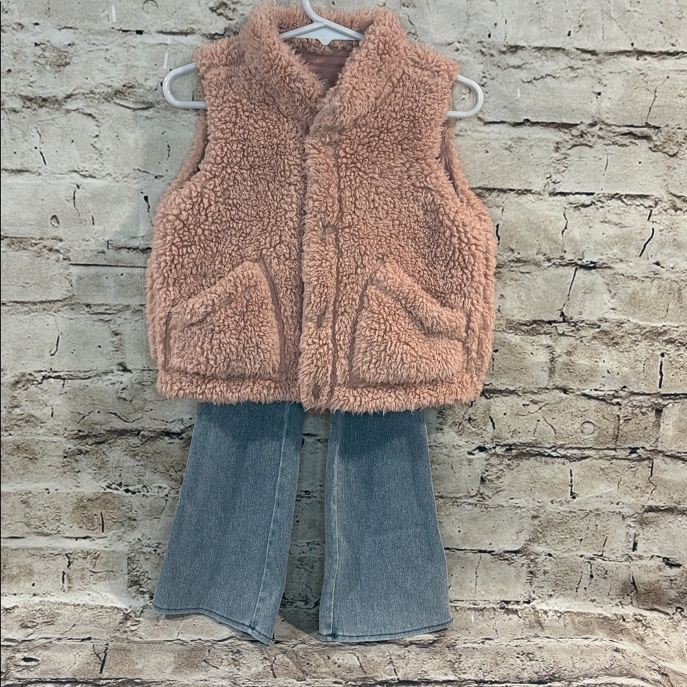 Toddler Lightweight Bellbottom Jeans and Sherpa Vest Set